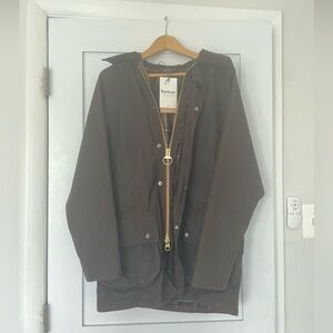 Classic Beaufort Size 36 Olive NWT with Hood